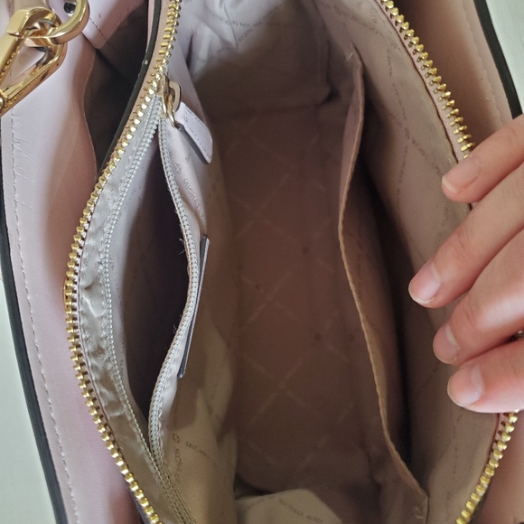 Michael Kors purse - Picture 5 of 7